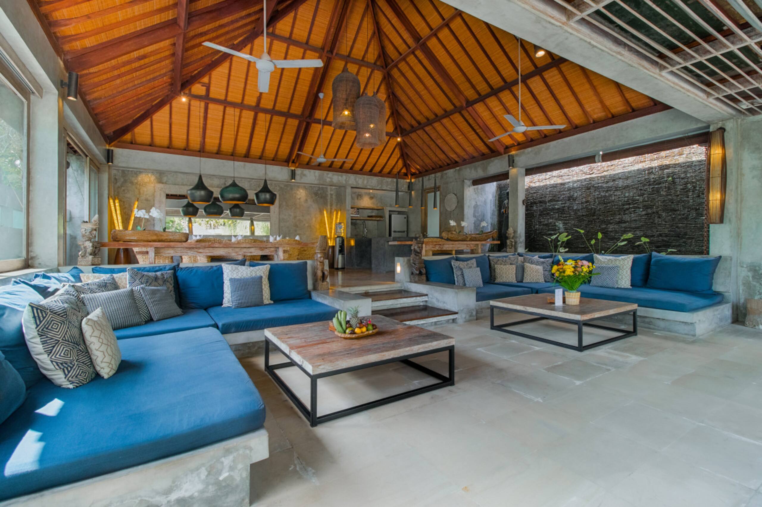 Lavish 5 Bed, Sleeps 10, Butler, Daily Breakfast — photo 4