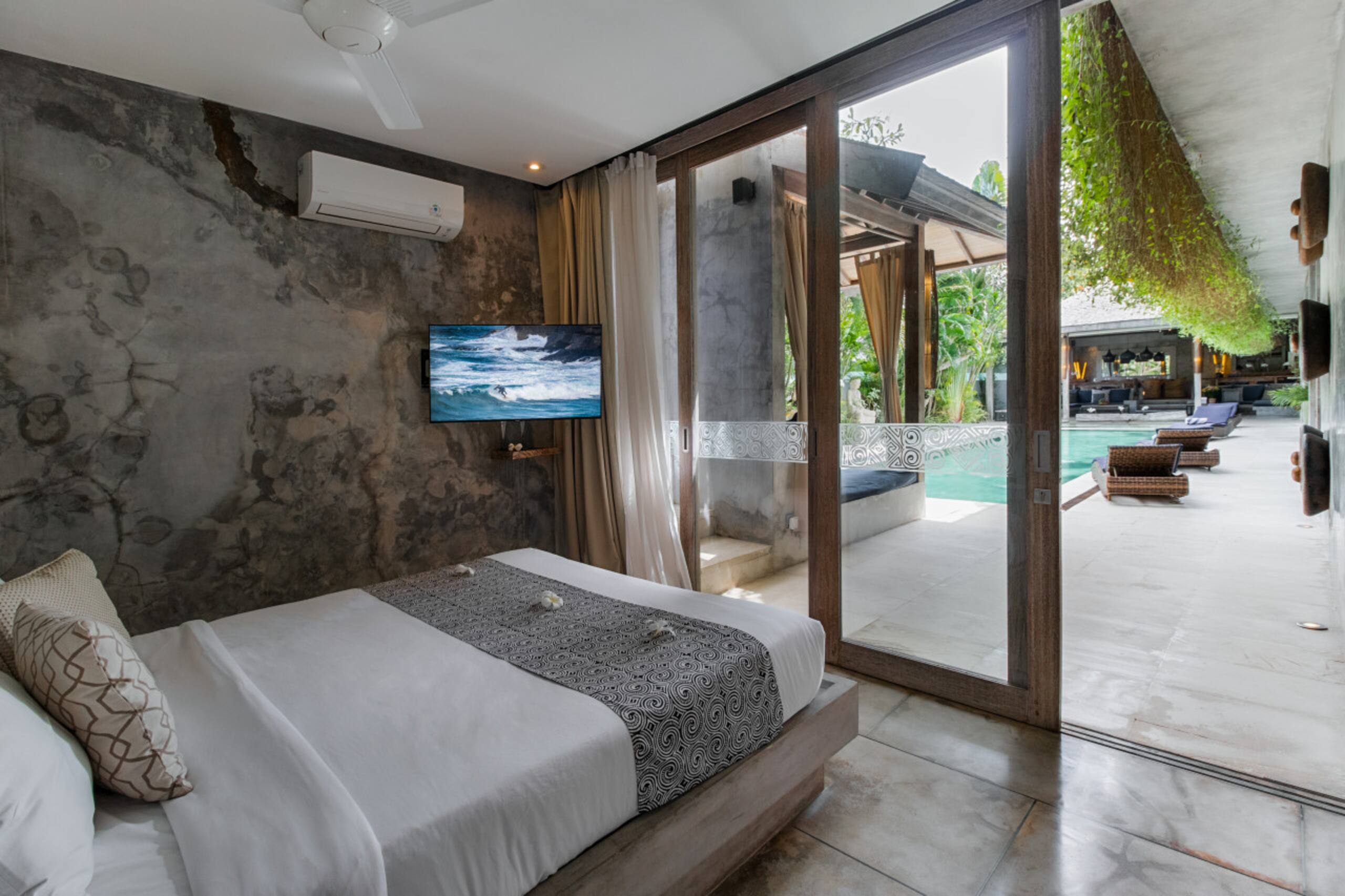 Lavish 5 Bed, Sleeps 10, Butler, Daily Breakfast 28