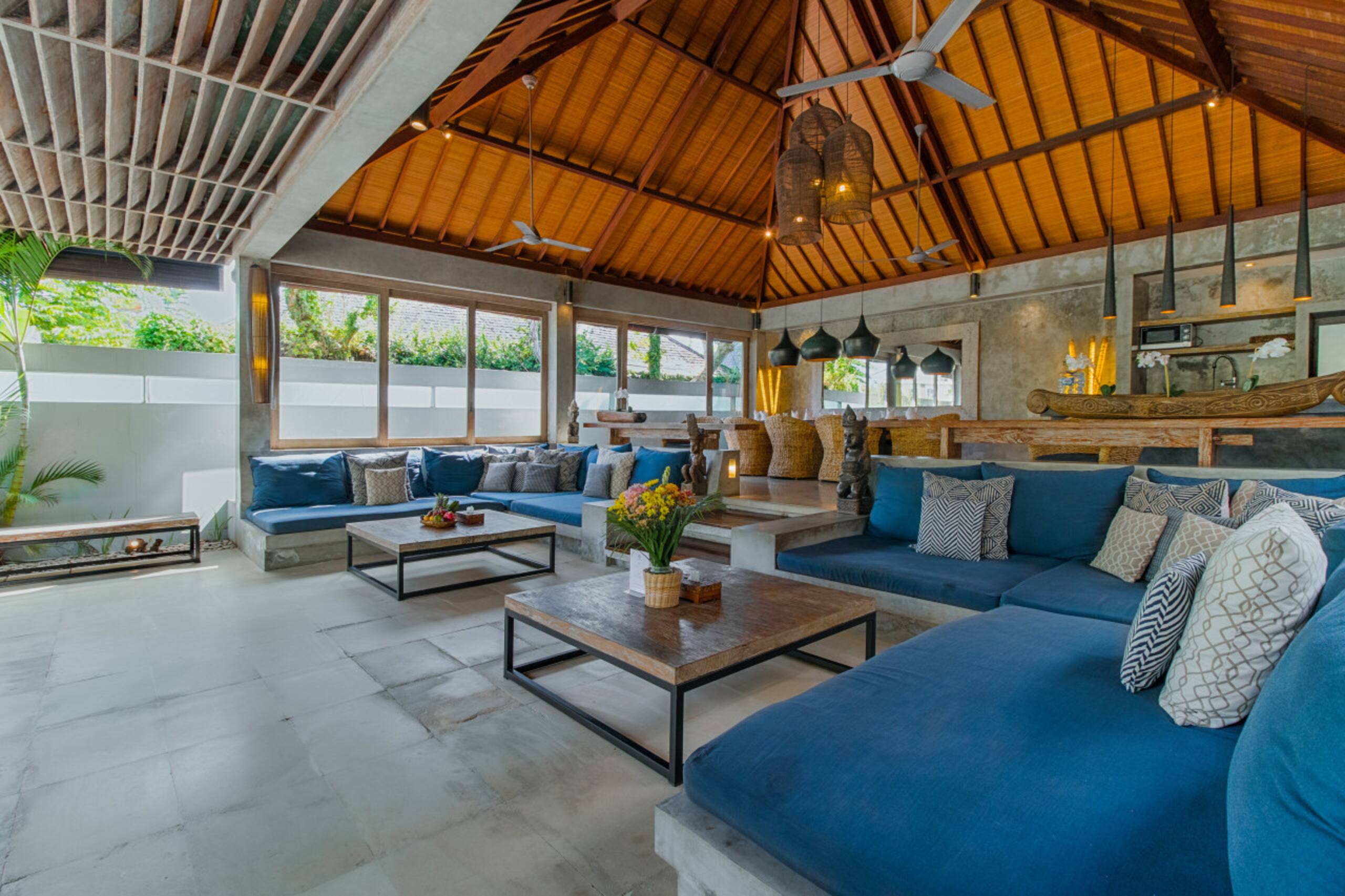 Lavish 5 Bed, Sleeps 10, Butler, Daily Breakfast — photo 5