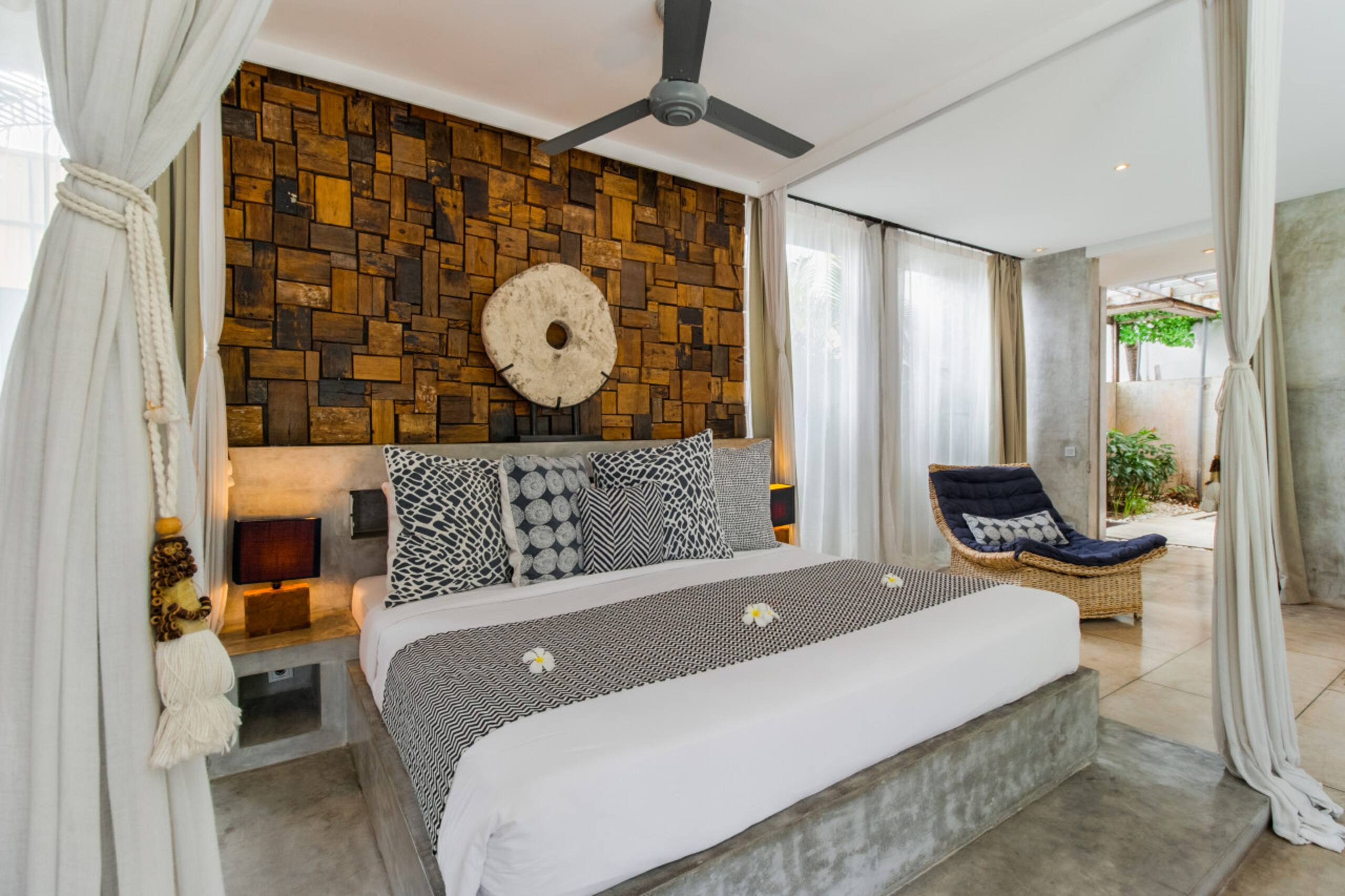 Lavish 5 Bed, Sleeps 10, Butler, Daily Breakfast 12