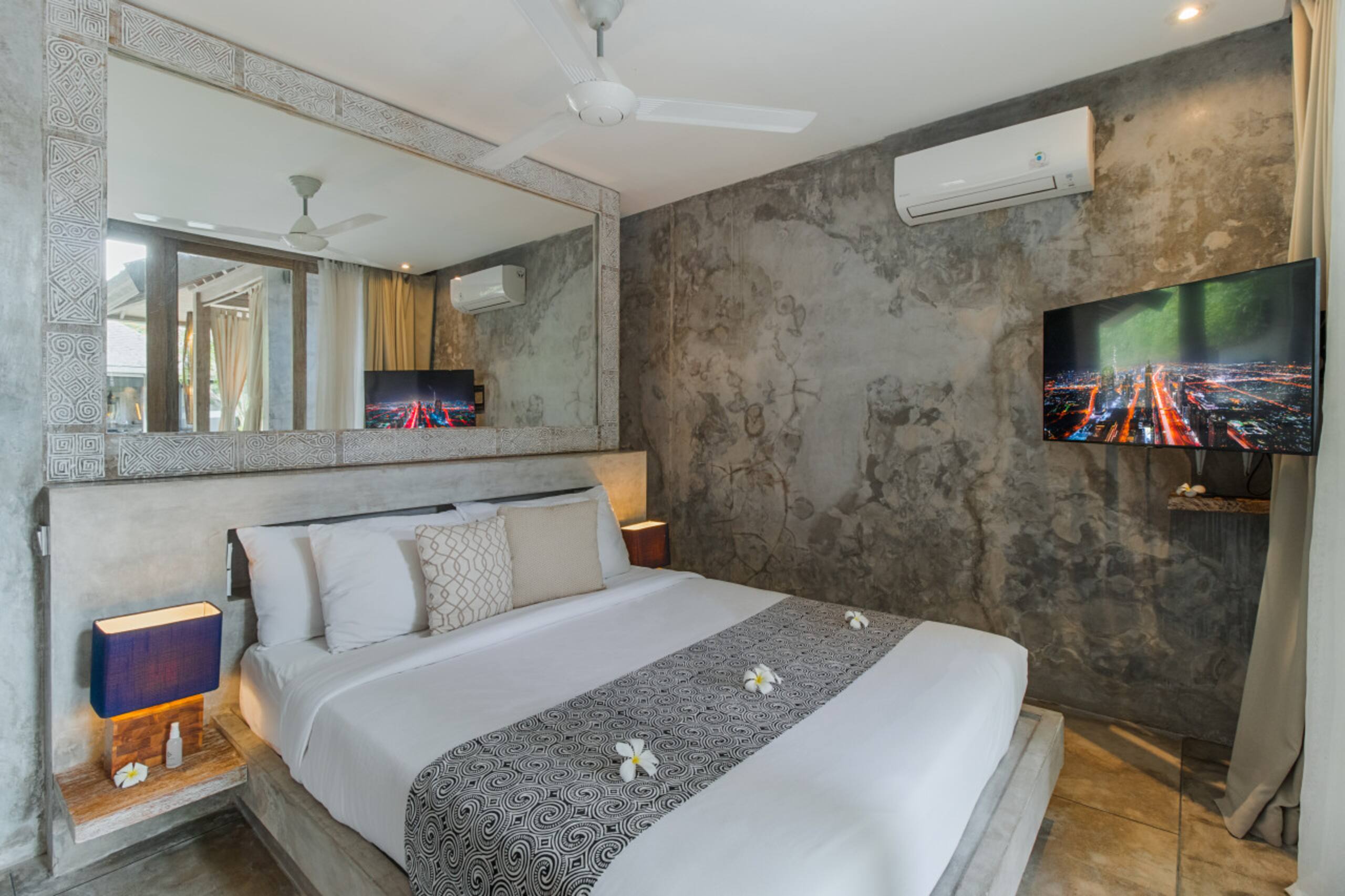 Lavish 5 Bed, Sleeps 10, Butler, Daily Breakfast 26