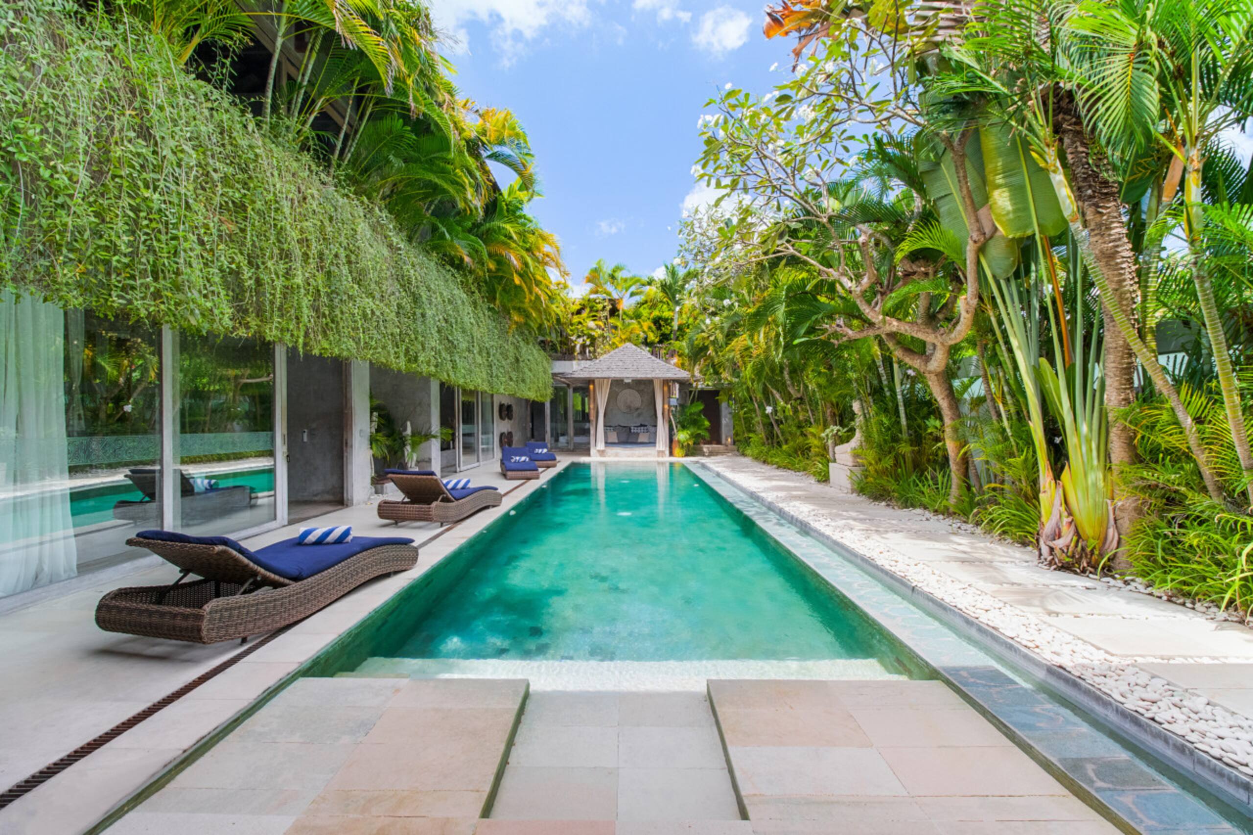 Lavish 5 Bed, Sleeps 10, Butler, Daily Breakfast — photo 2