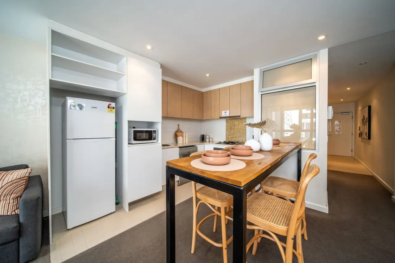 Infinity on Morphett—Stay Central in the CBD 9
