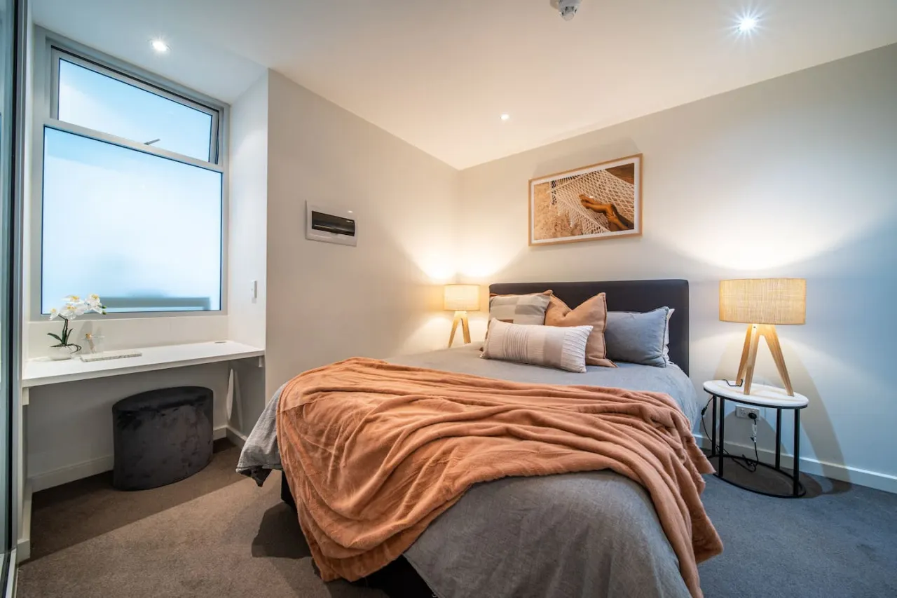 Infinity on Morphett—Stay Central in the CBD — photo 4