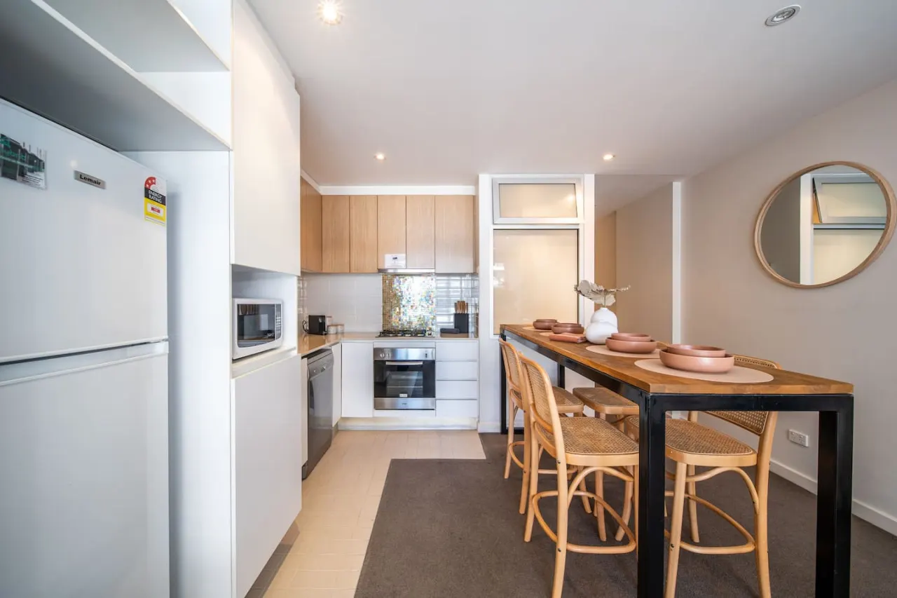 Infinity on Morphett—Stay Central in the CBD — photo 5