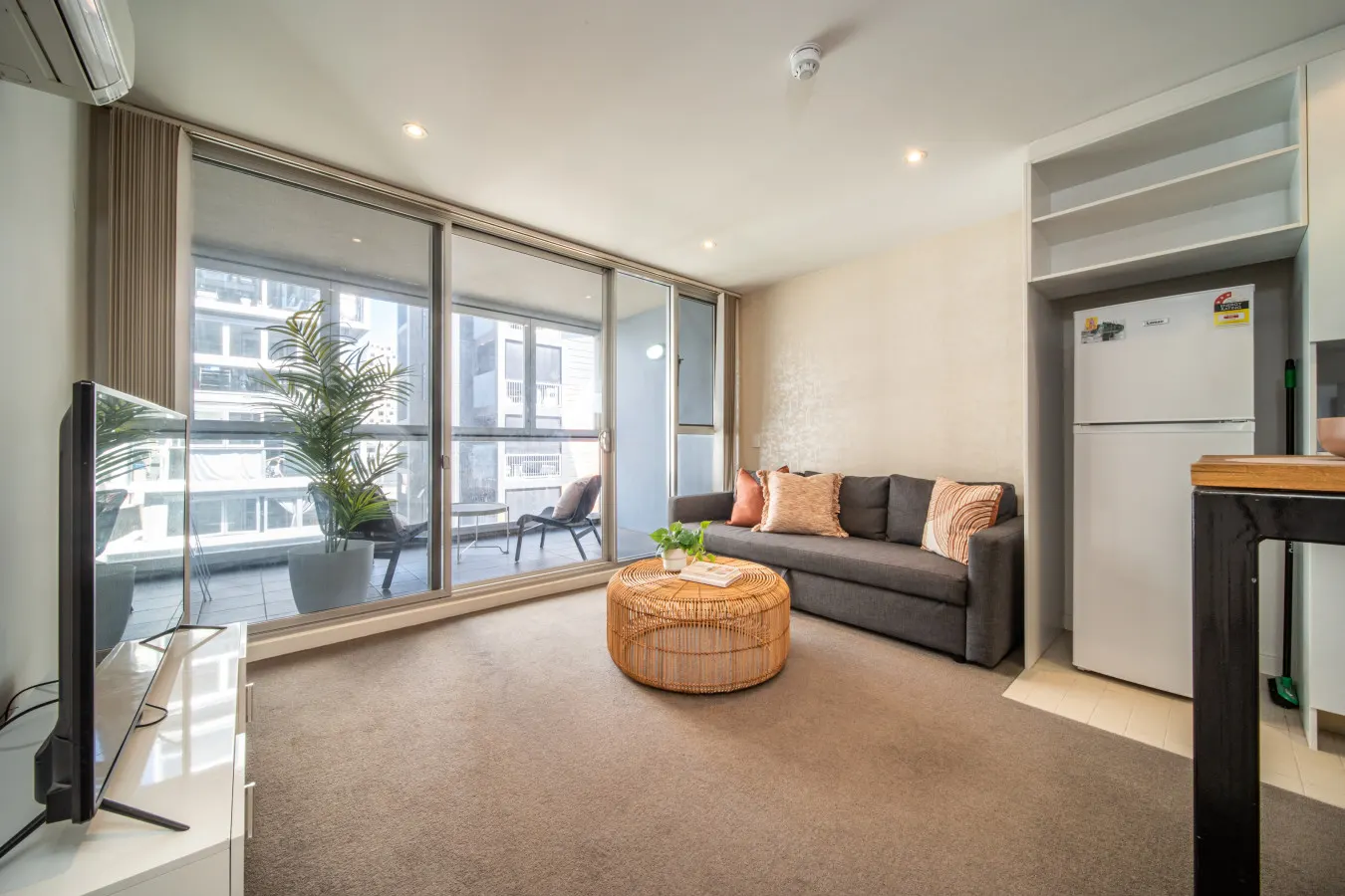 Infinity on Morphett—Stay Central in the CBD 6