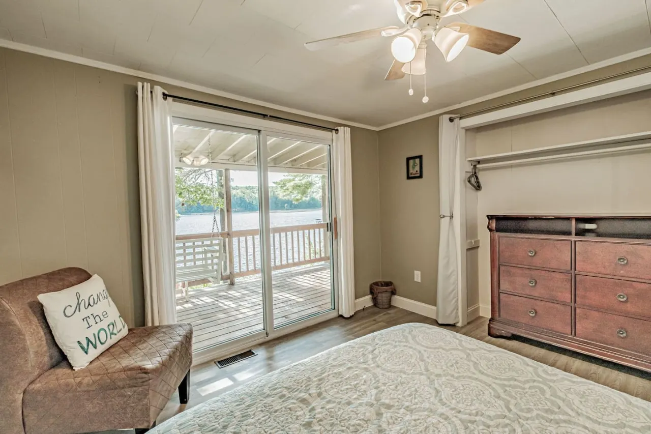 Paradise on Sebago Cove- Waterfront Sebago Cove Camp w. over-the-water deck 15