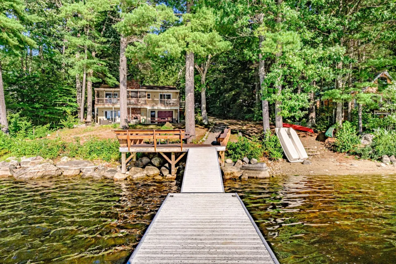 Paradise on Sebago Cove- Waterfront Sebago Cove Camp w. over-the-water deck — photo 4