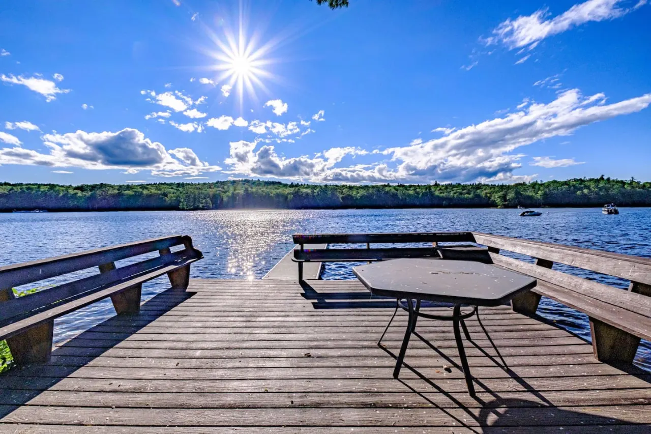 Paradise on Sebago Cove- Waterfront Sebago Cove Camp w. over-the-water deck 7