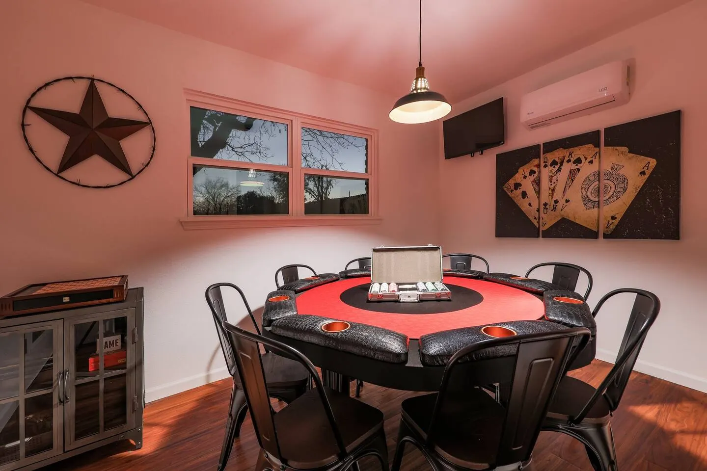 Poker Paradise & Pool Cabana 2