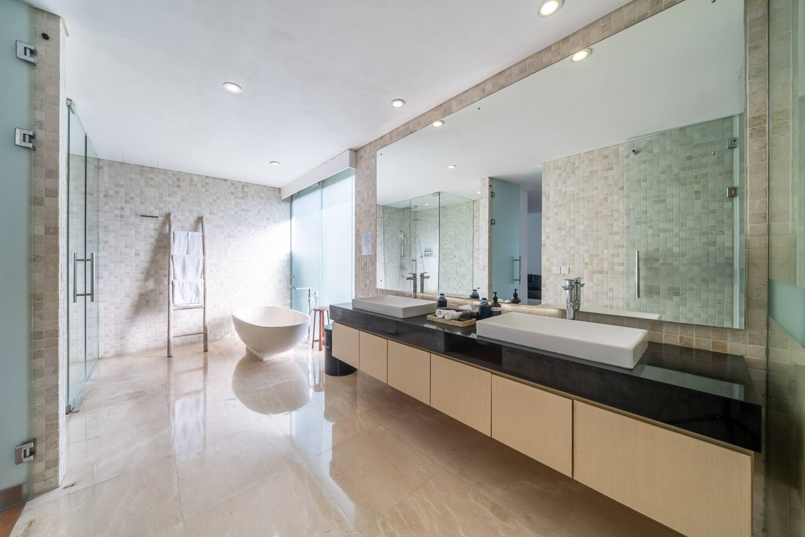 Villa Aquila spacious luxury in prime location — photo 4