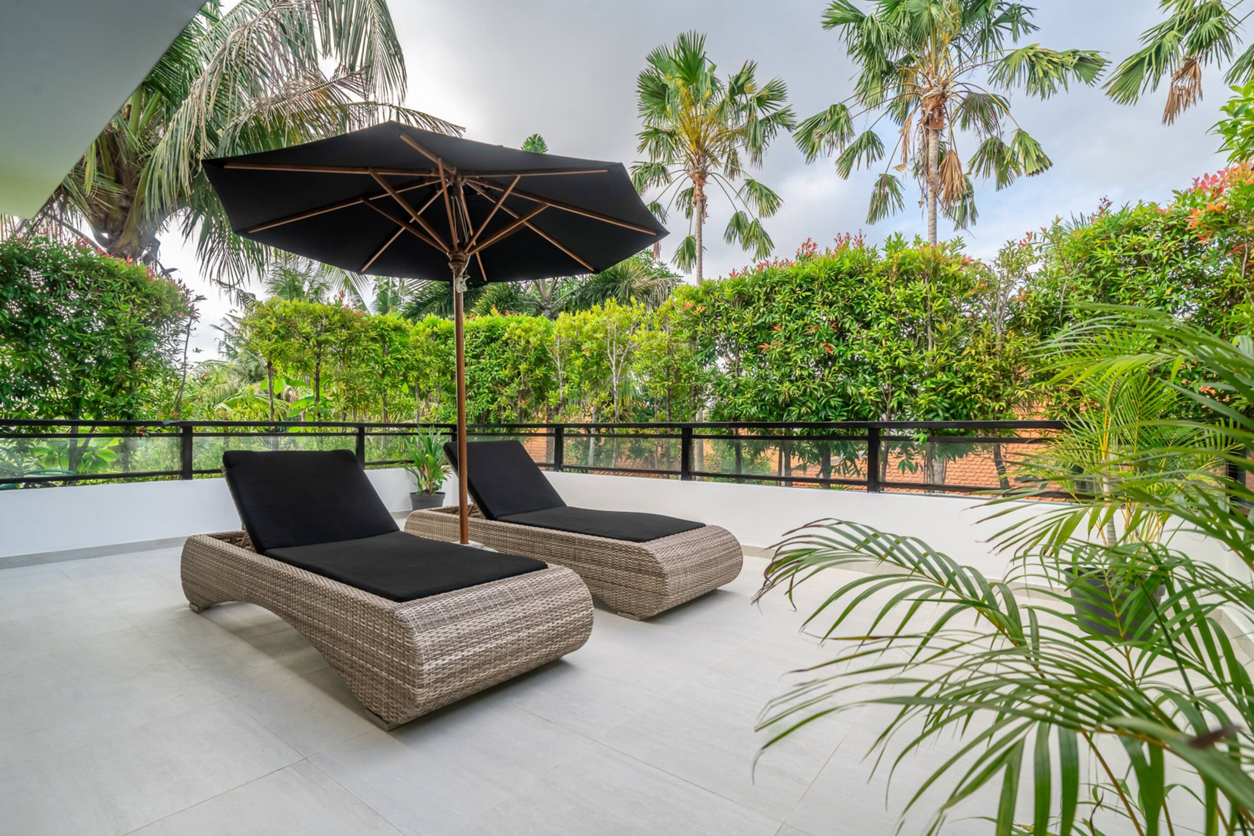 Villa Aquila spacious luxury in prime location 35