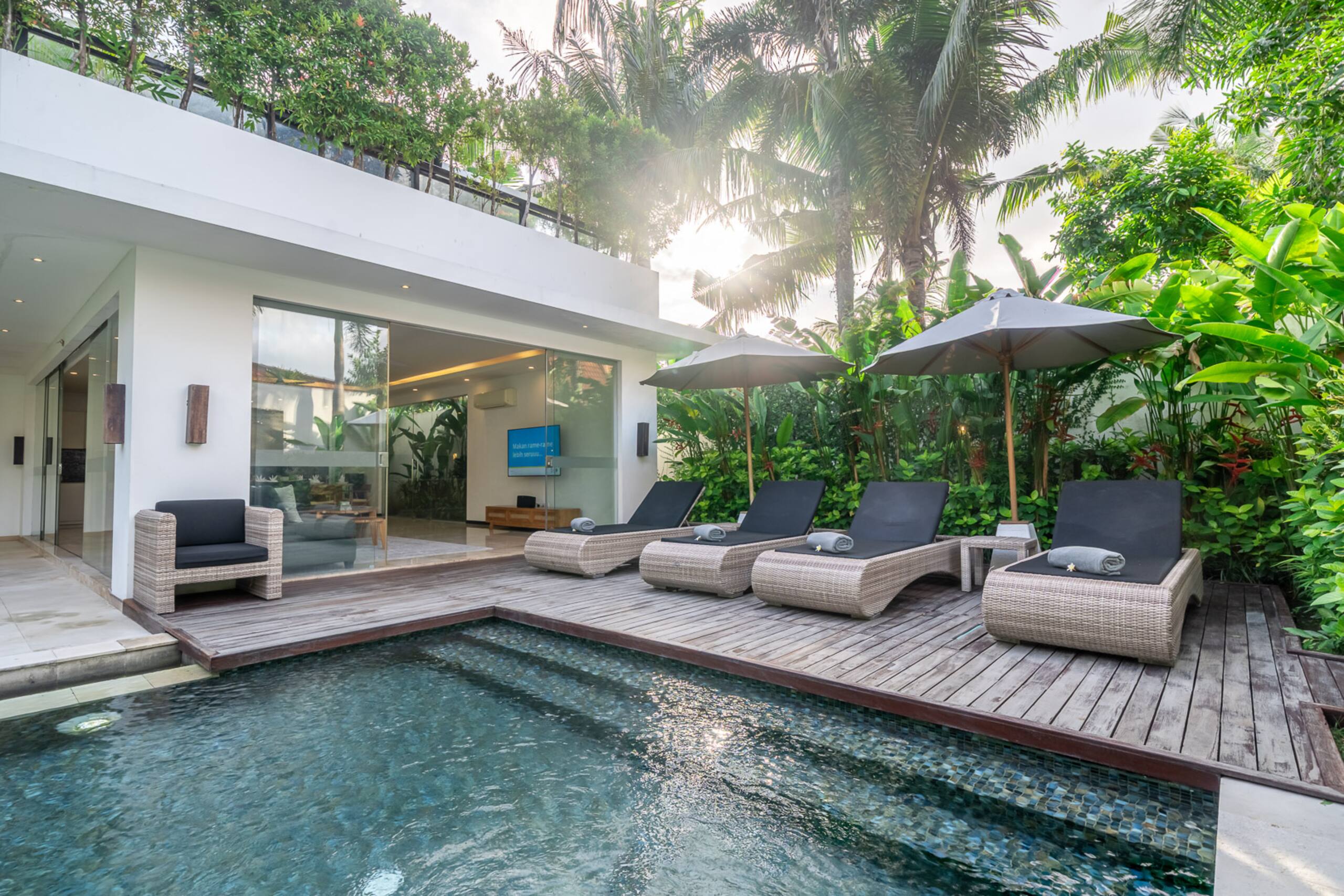 Villa Aquila spacious luxury in prime location 36