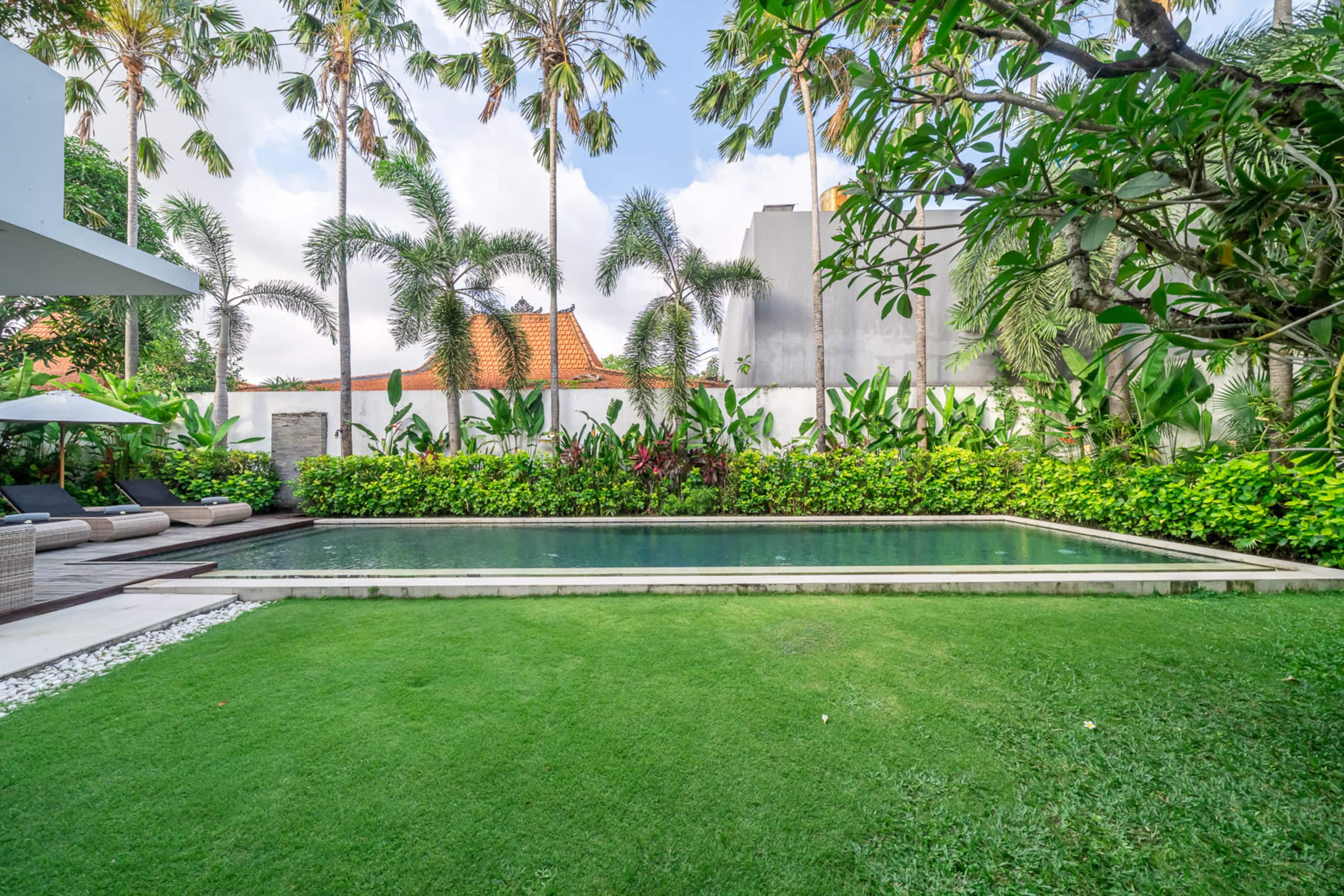 Villa Aquila spacious luxury in prime location 33
