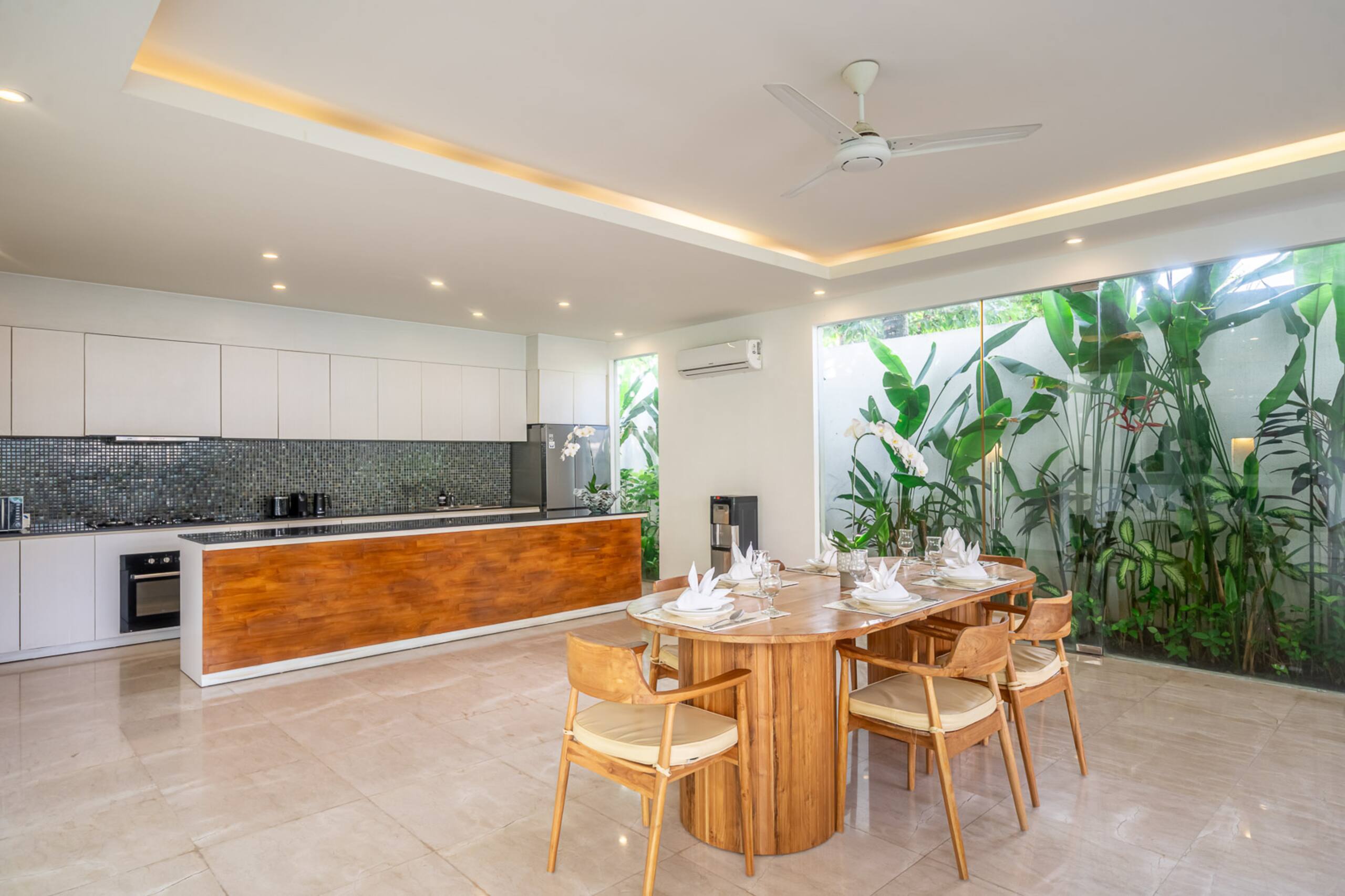 Villa Aquila spacious luxury in prime location 20