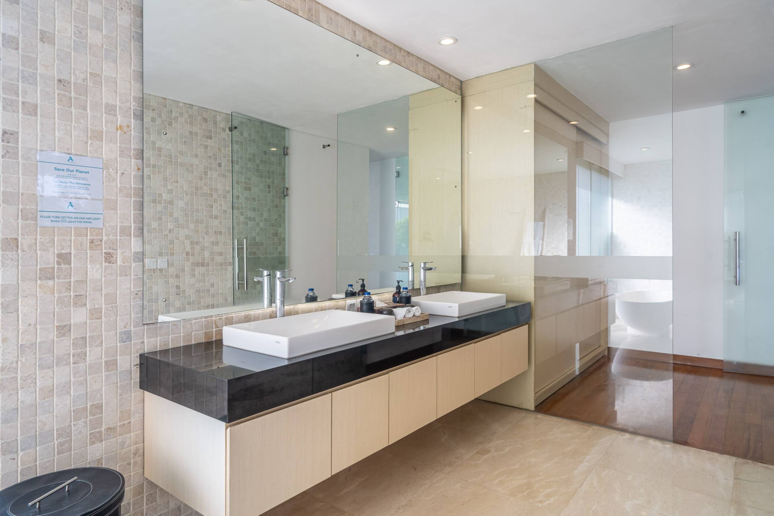 Villa Aquila spacious luxury in prime location 7