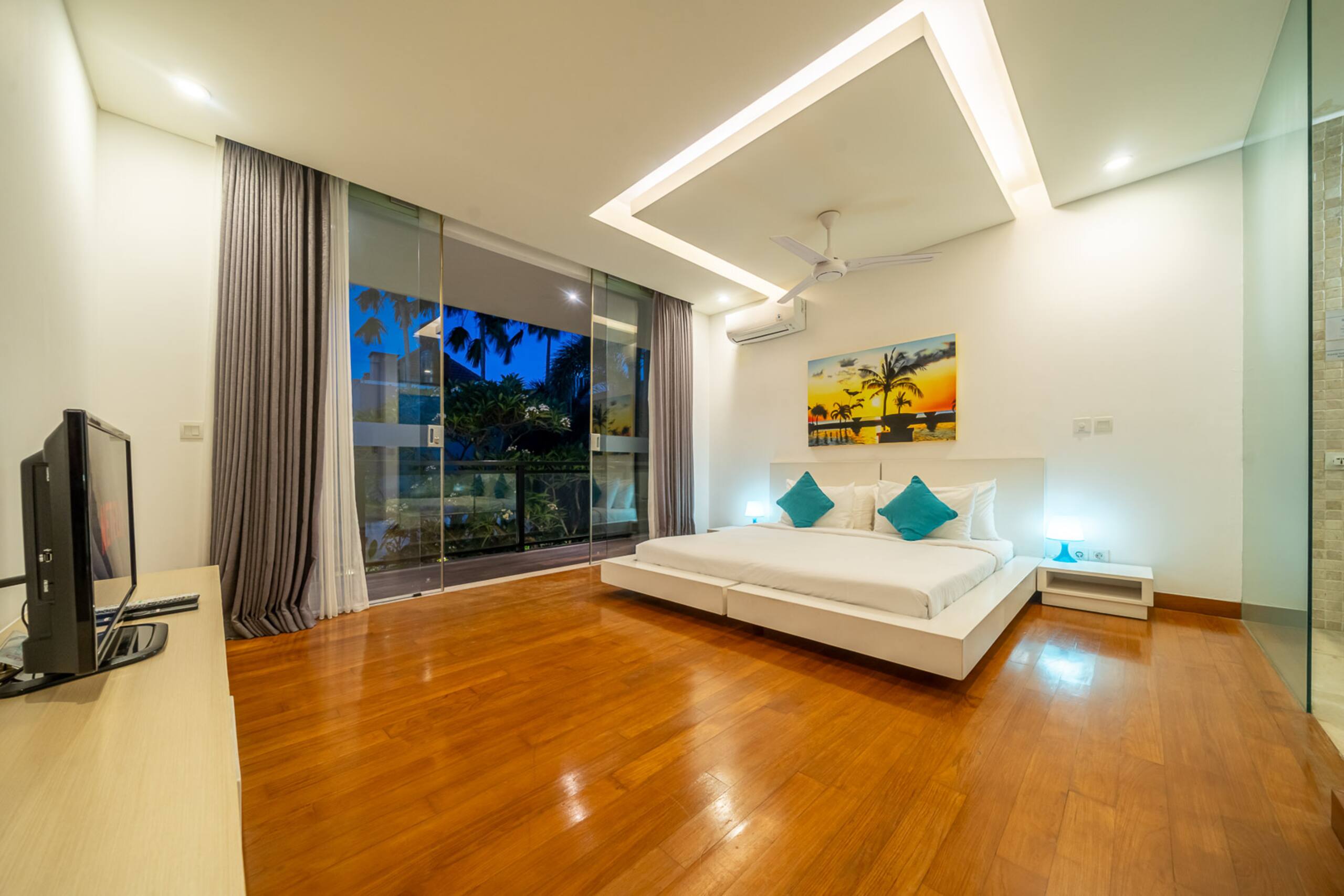 Villa Aquila spacious luxury in prime location 18