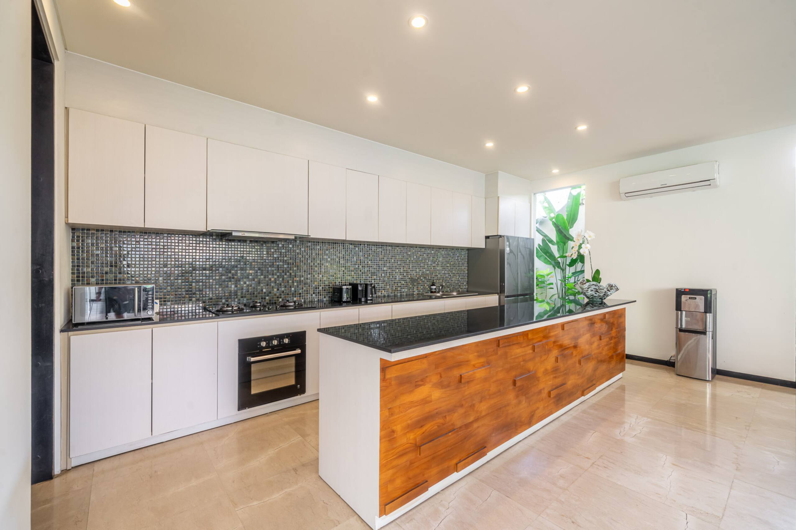 Villa Aquila spacious luxury in prime location 23