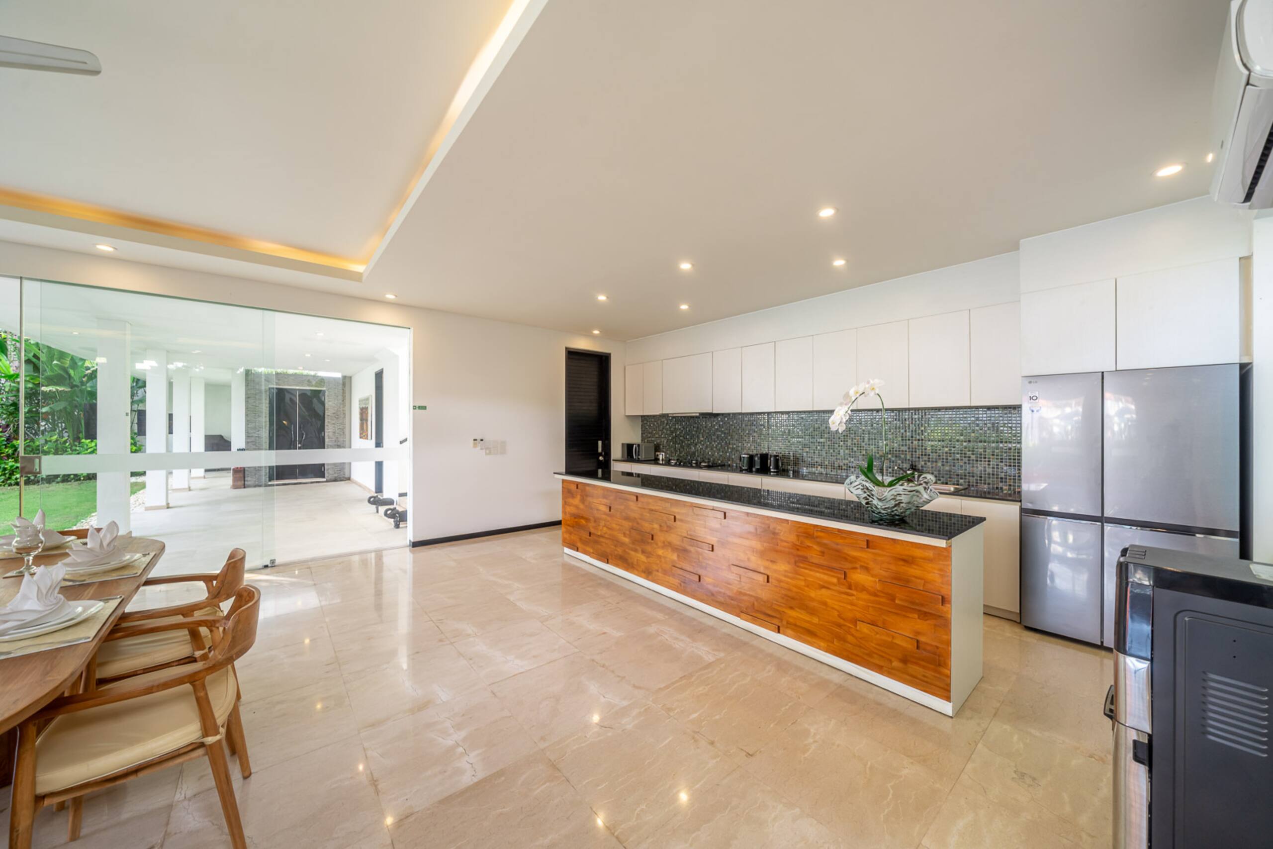 Villa Aquila spacious luxury in prime location 24