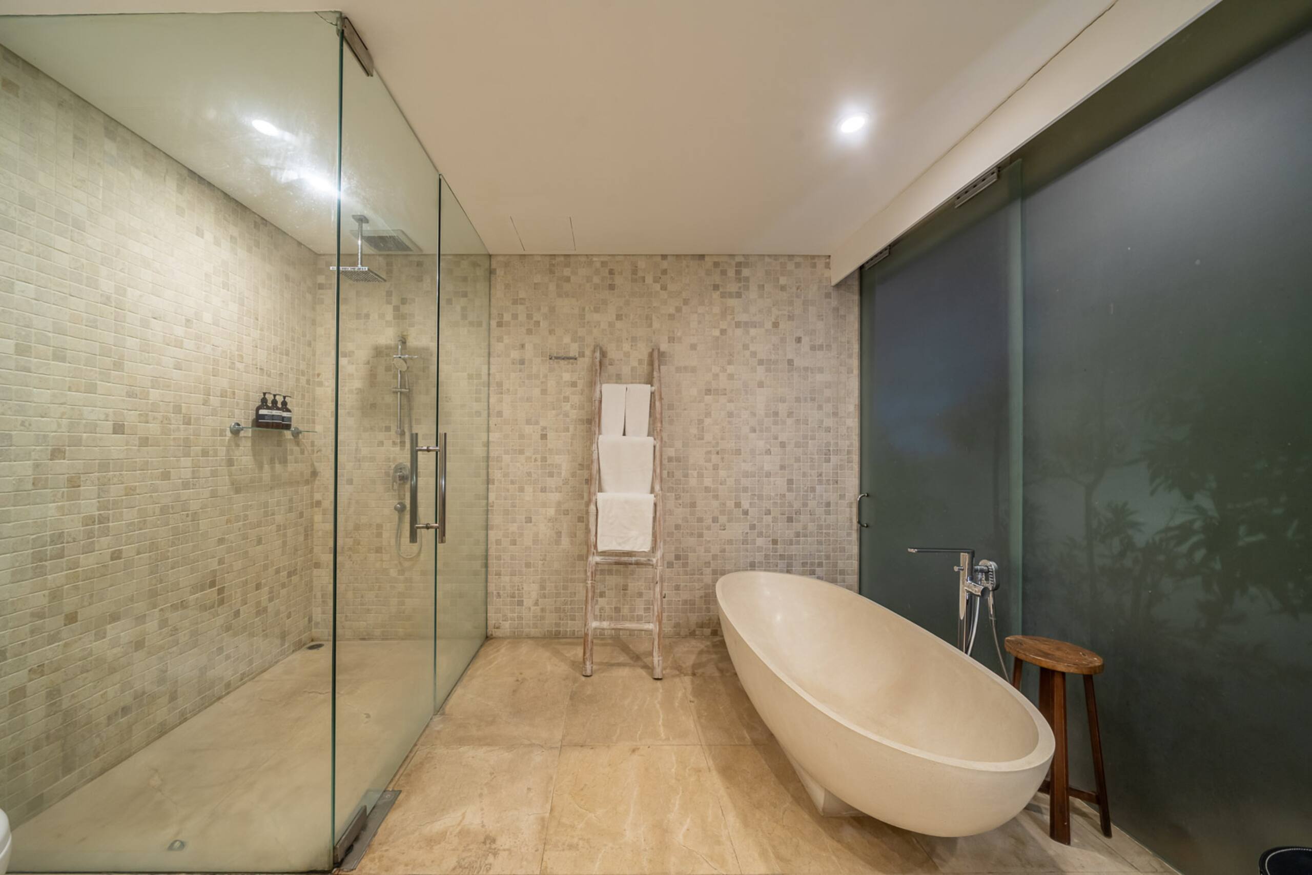 Villa Aquila spacious luxury in prime location 12