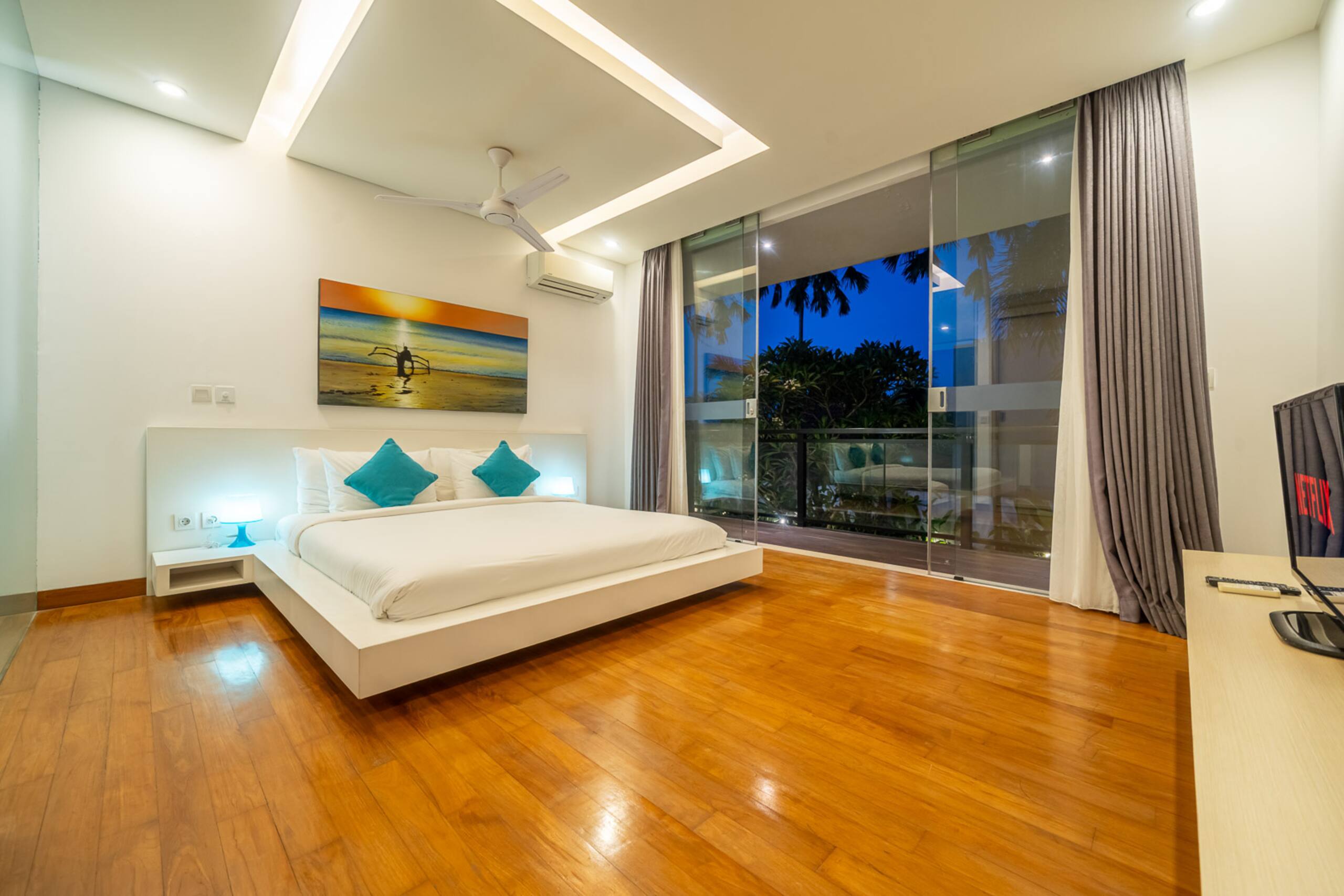 Villa Aquila spacious luxury in prime location 19