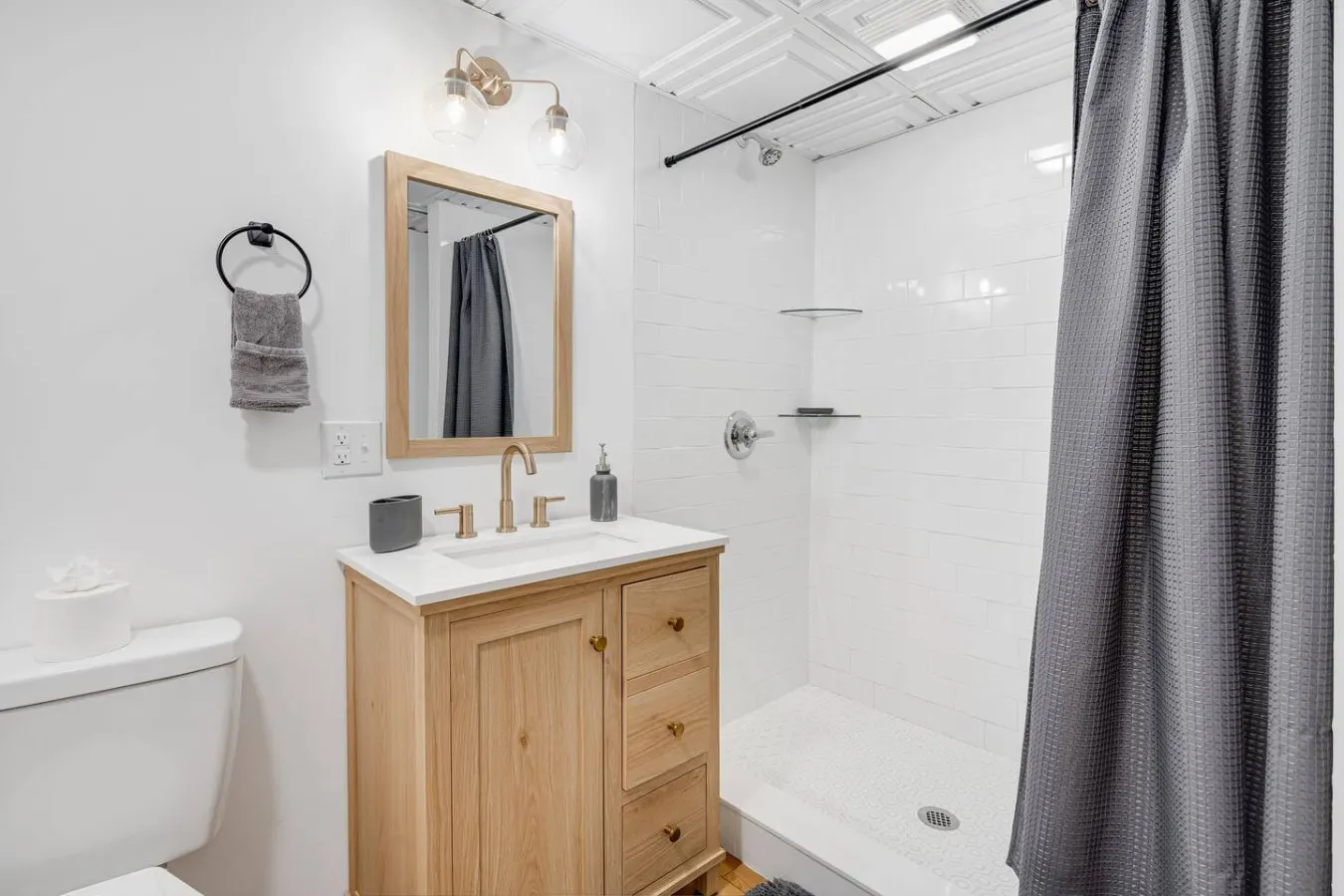 Cozy Mountain Stay | 5 Min to Downtown & Hiking — photo 2