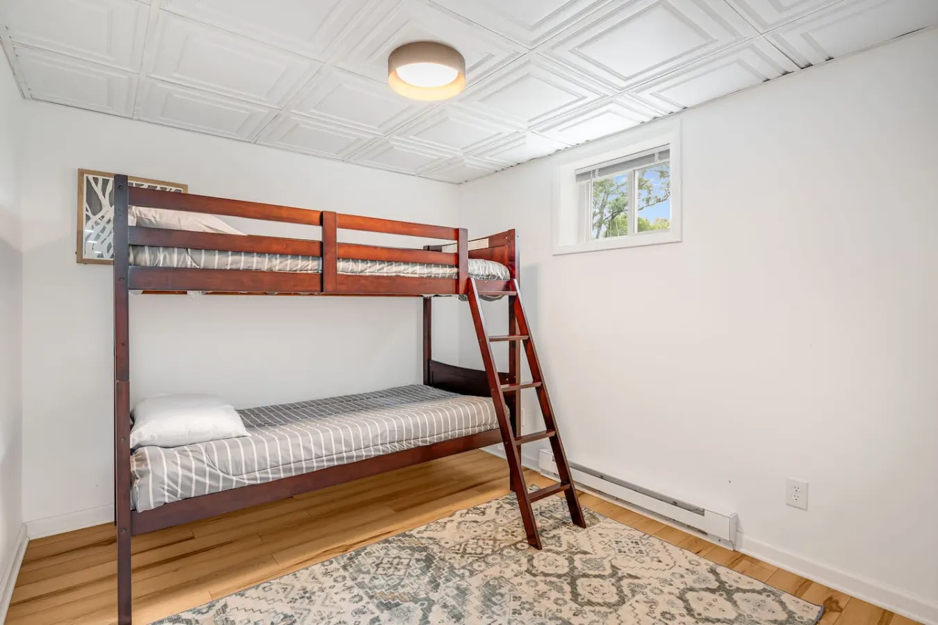 Cozy Mountain Stay 5 Min to Downtown & Hiking 7