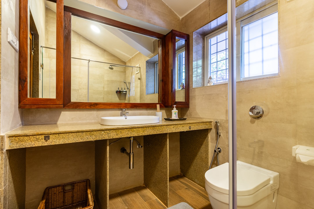Riverview Villa | Boutique Stay W/ Daily Breakfast 13
