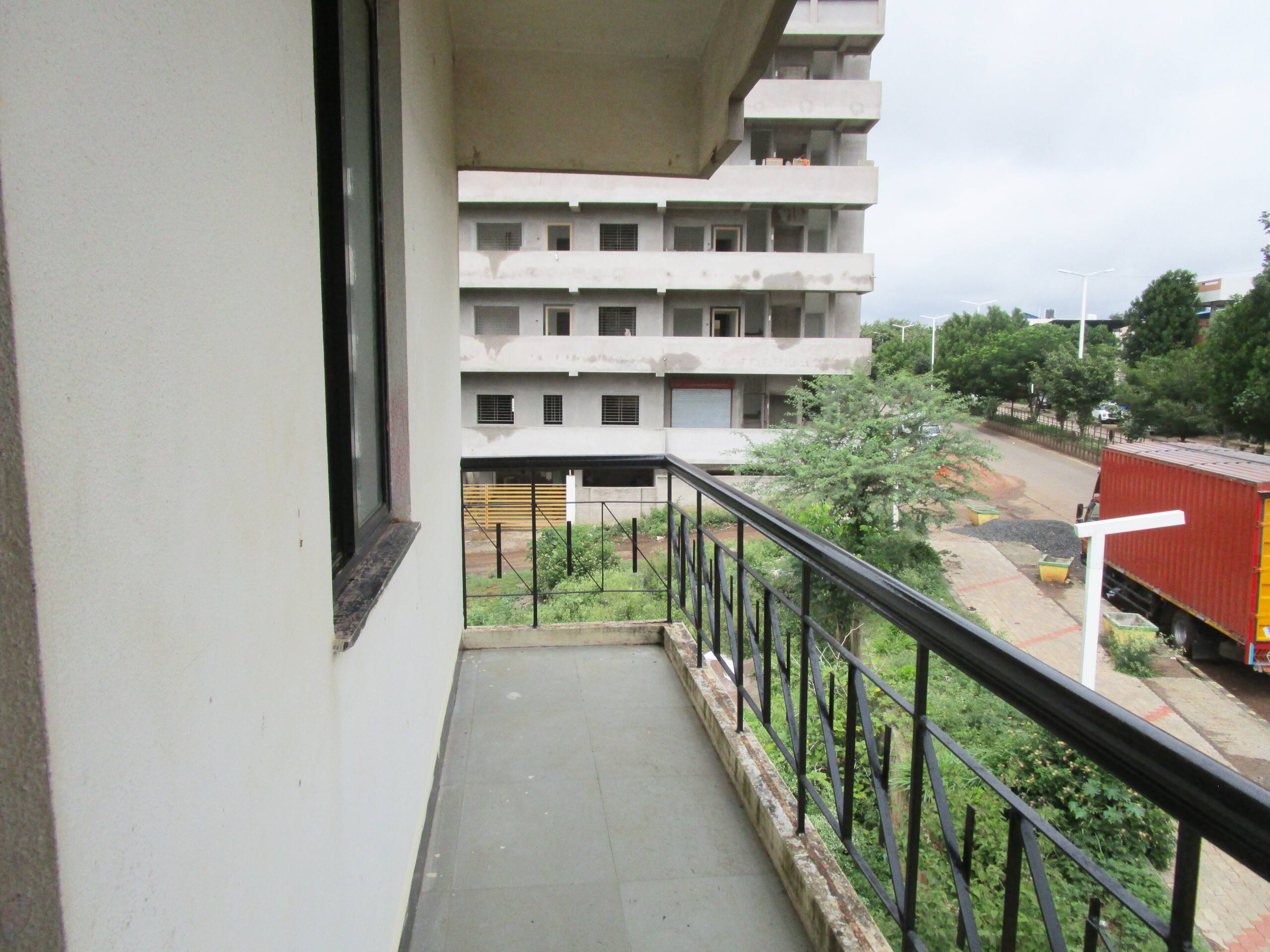 Happy Stay 2BHK 2