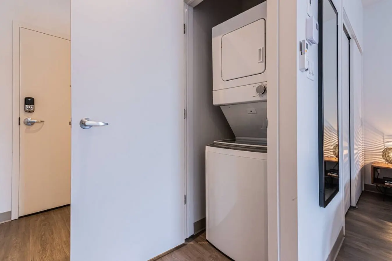 Plateau - Modern and New Studio in the Heart of the City - Unit 7 15