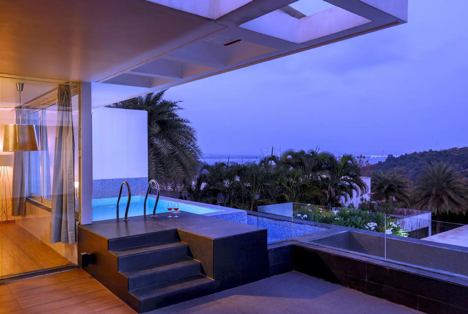 Casa Palmera by StayJade Infinity Pool Nr Airport 1