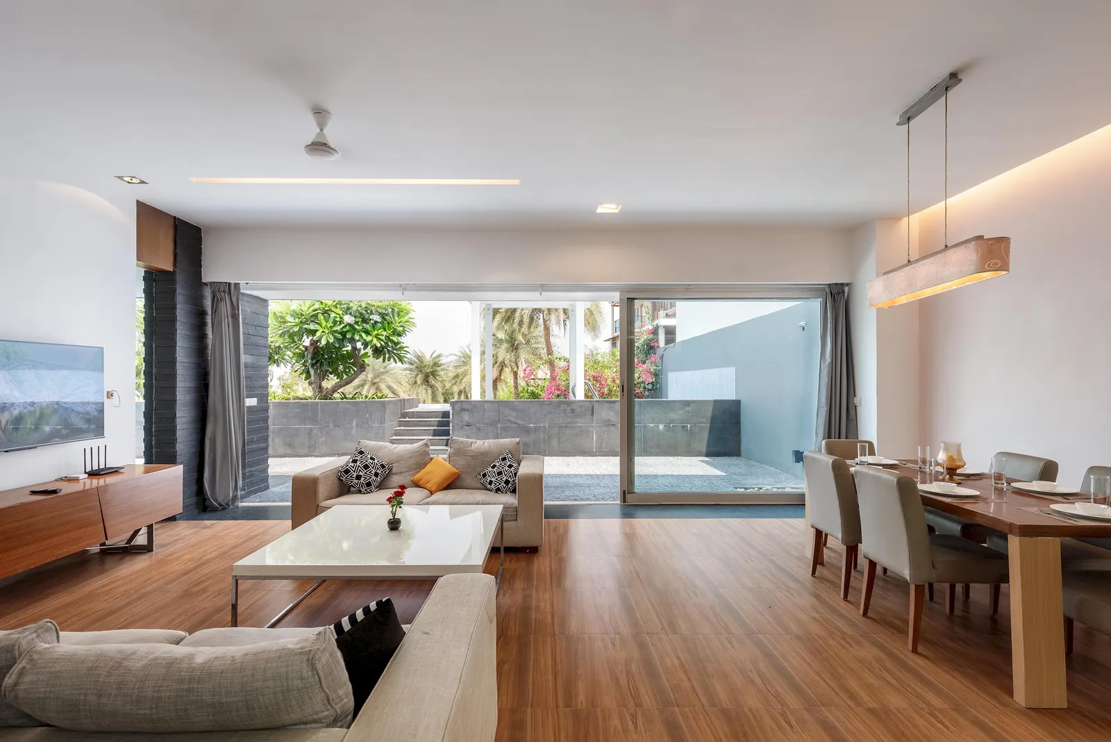 Casa Palmera by StayJade Infinity Pool Nr Airport 2