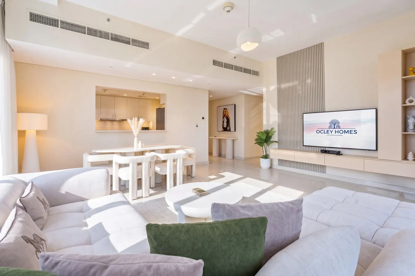 Luxury Corner Home with Stunning City View 8