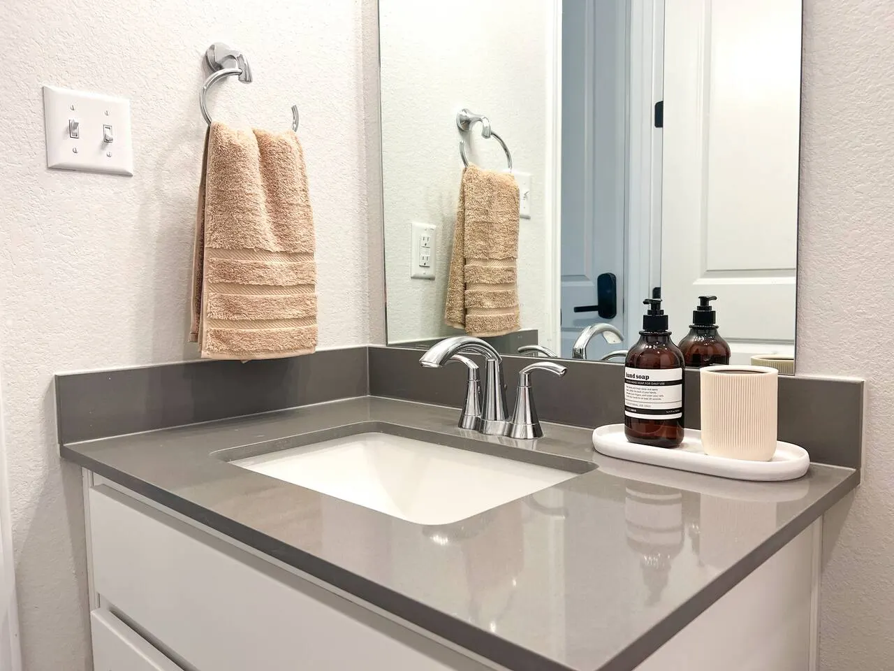 PNW Oregon Summit Suite: Cozy, Stylish, Perfect — photo 5