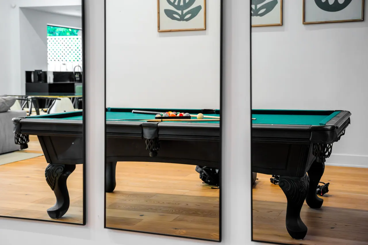 Villa Nero 4BR 2.5BA for 14 Pool, Billiards, Outdoor Lounge, PingPong, Grill & More Design District, Miami 4