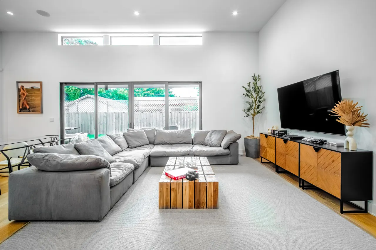 Villa Nero 4BR 2.5BA for 14 Pool, Billiards, Outdoor Lounge, PingPong, Grill & More Design District, Miami 6