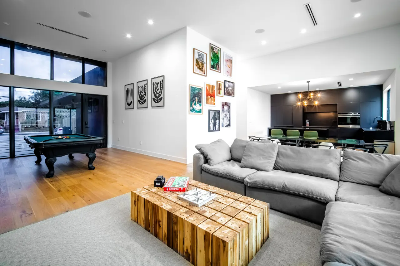 Villa Nero 4BR 2.5BA for 14 Pool, Billiards, Outdoor Lounge, PingPong, Grill & More Design District, Miami 8