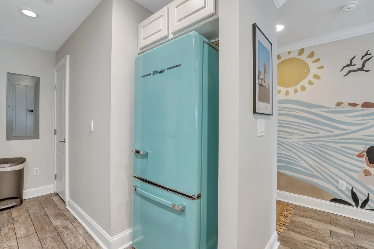 THE SURF SHACK: Beach Front Condo w/Heated Pool, Restaurant, and Bar 13