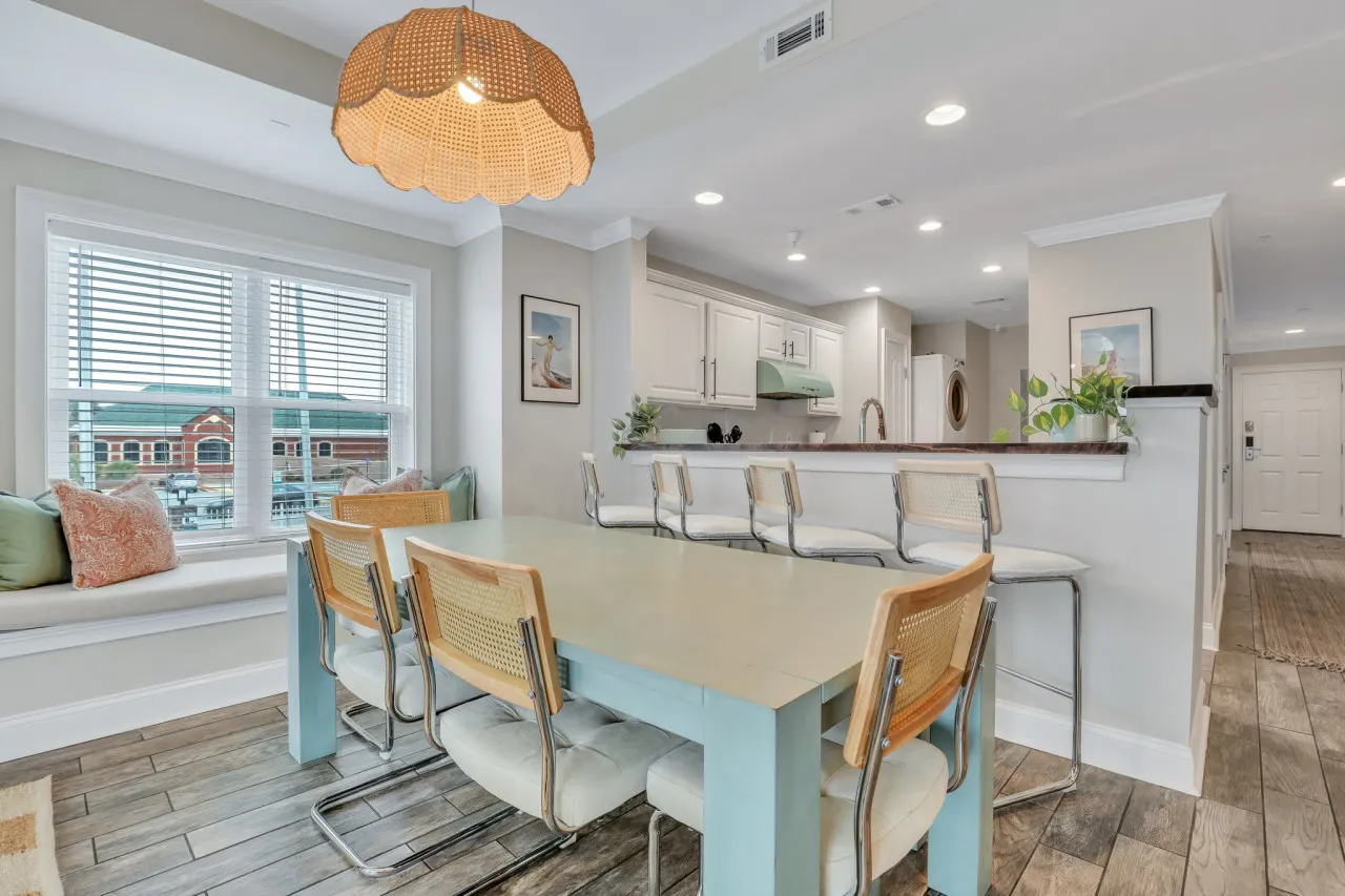 THE SURF SHACK: Beach Front Condo w/Heated Pool, Restaurant, and Bar 14