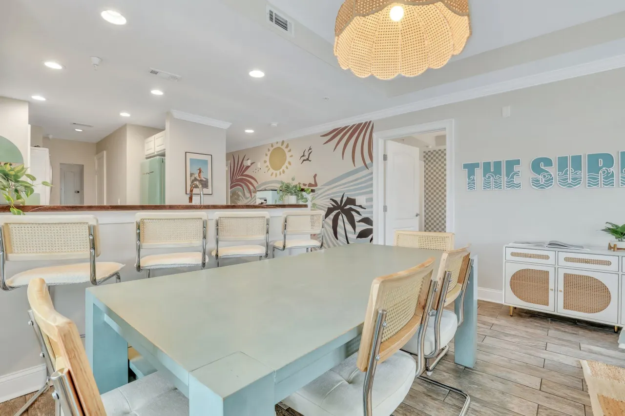 THE SURF SHACK: Beach Front Condo w/Heated Pool, Restaurant, and Bar 16