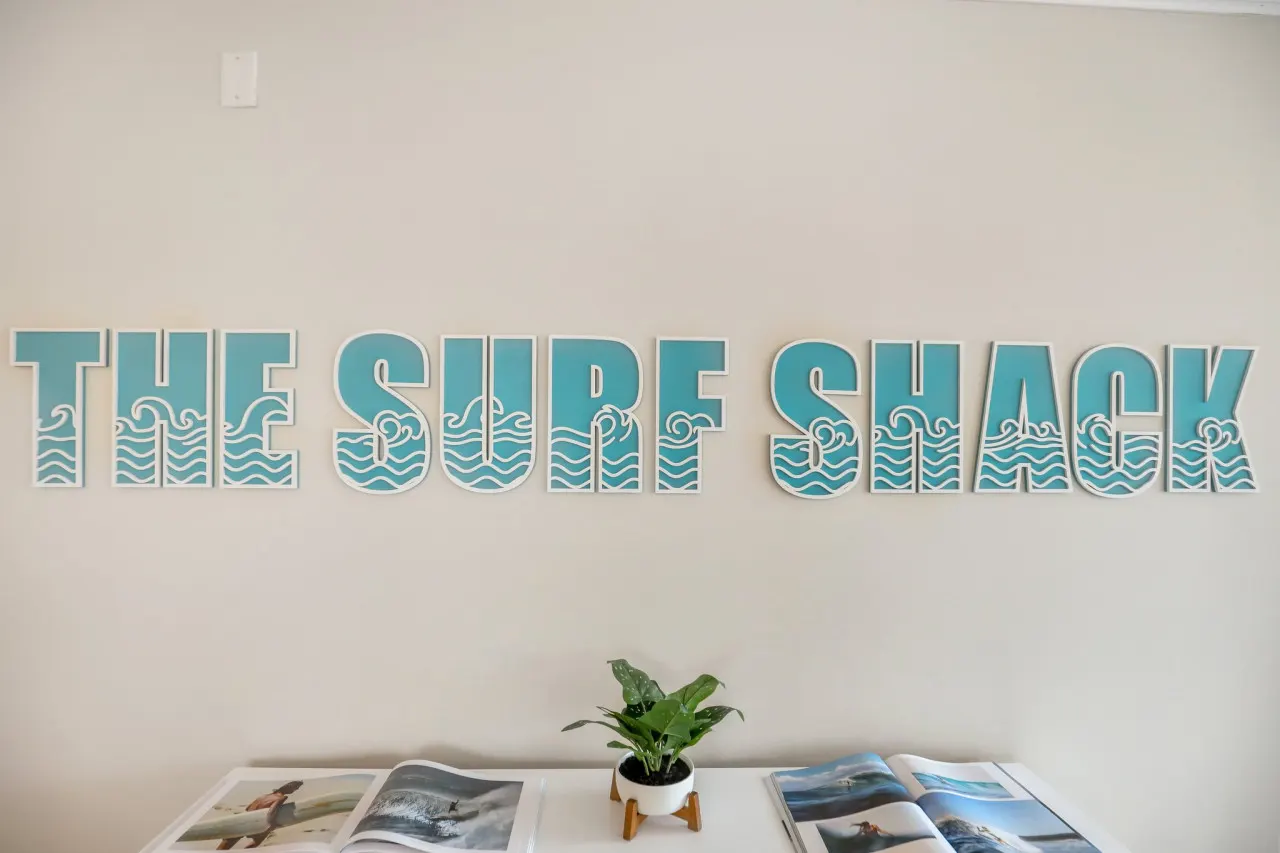 THE SURF SHACK: Beach Front Condo w/Heated Pool, Restaurant, and Bar 18