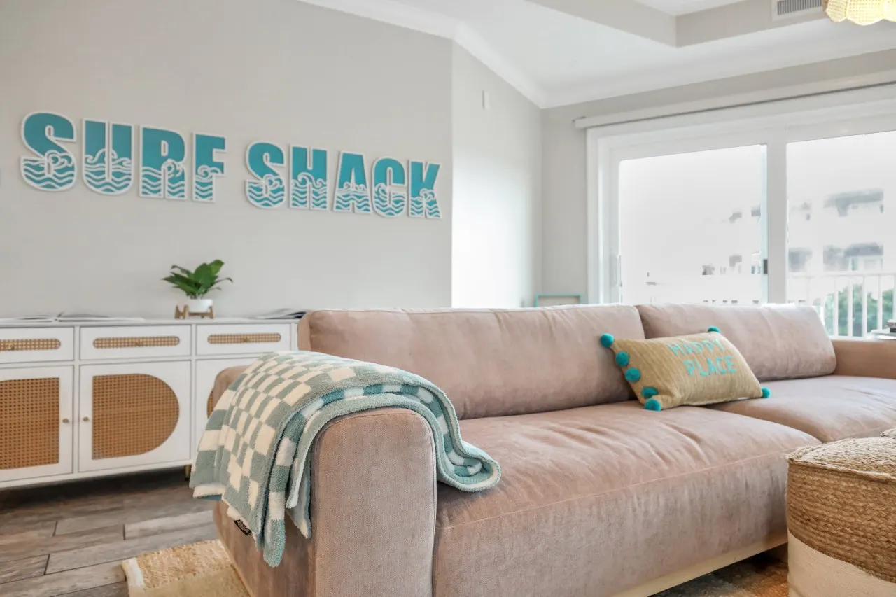 THE SURF SHACK: Beach Front Condo w/Heated Pool, Restaurant, and Bar 19