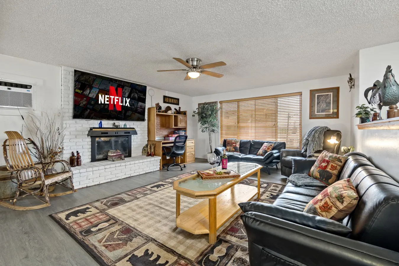 Epic Reno Hideaway | 4 Kings | Hot Tub | GOT-Themed Wing — photo 2