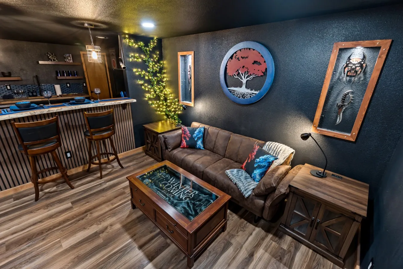 Epic Reno Hideaway 4 Kings Hot Tub GOT-Themed Wing 10
