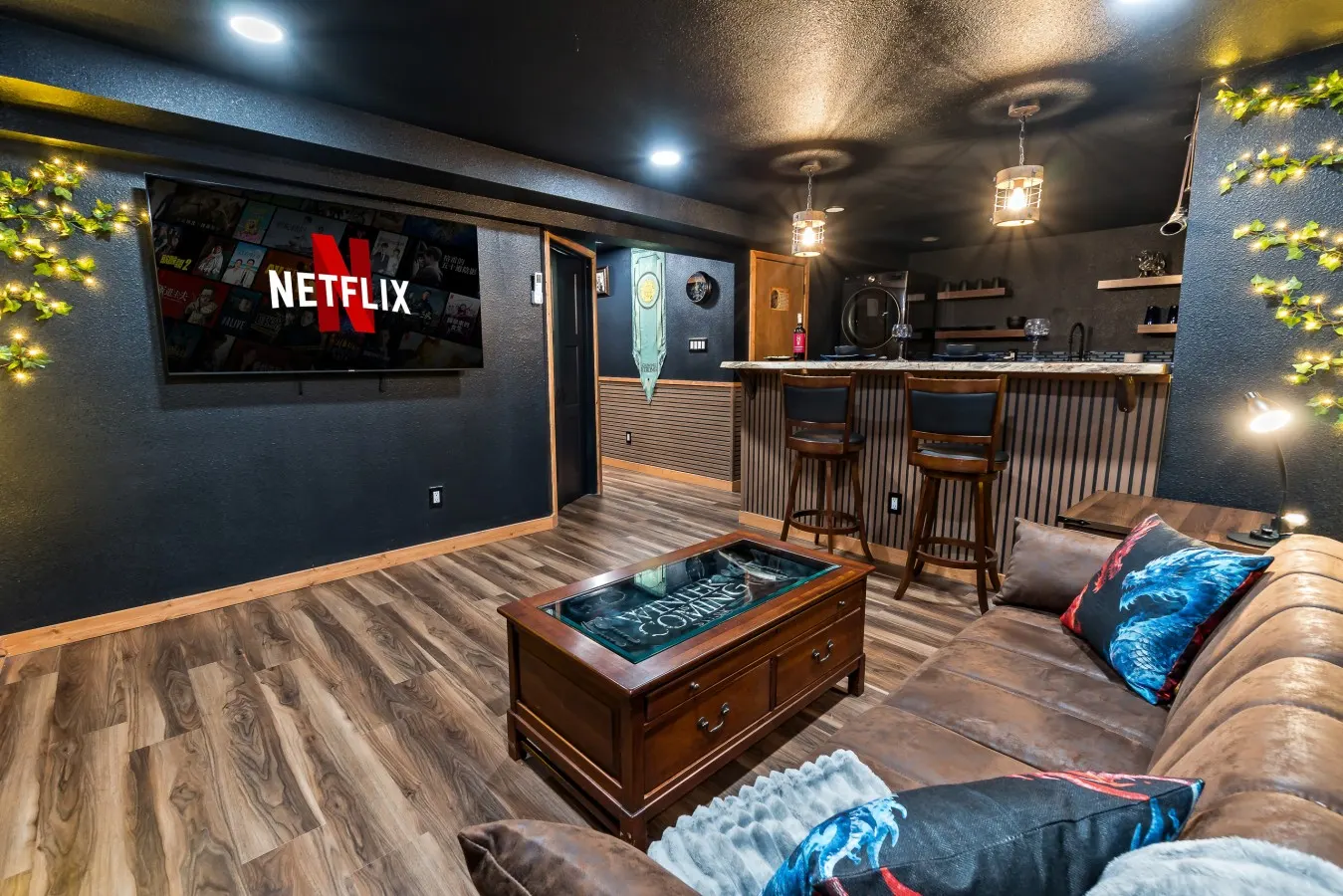 Epic Reno Hideaway 4 Kings Hot Tub GOT-Themed Wing 11