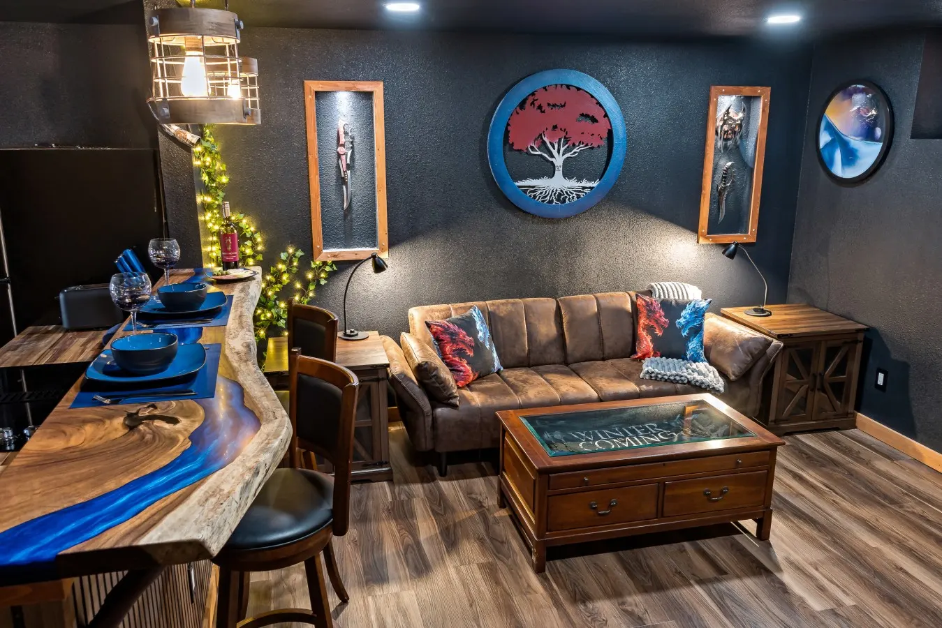 Epic Reno Hideaway | 4 Kings | Hot Tub | GOT-Themed Wing — photo 4