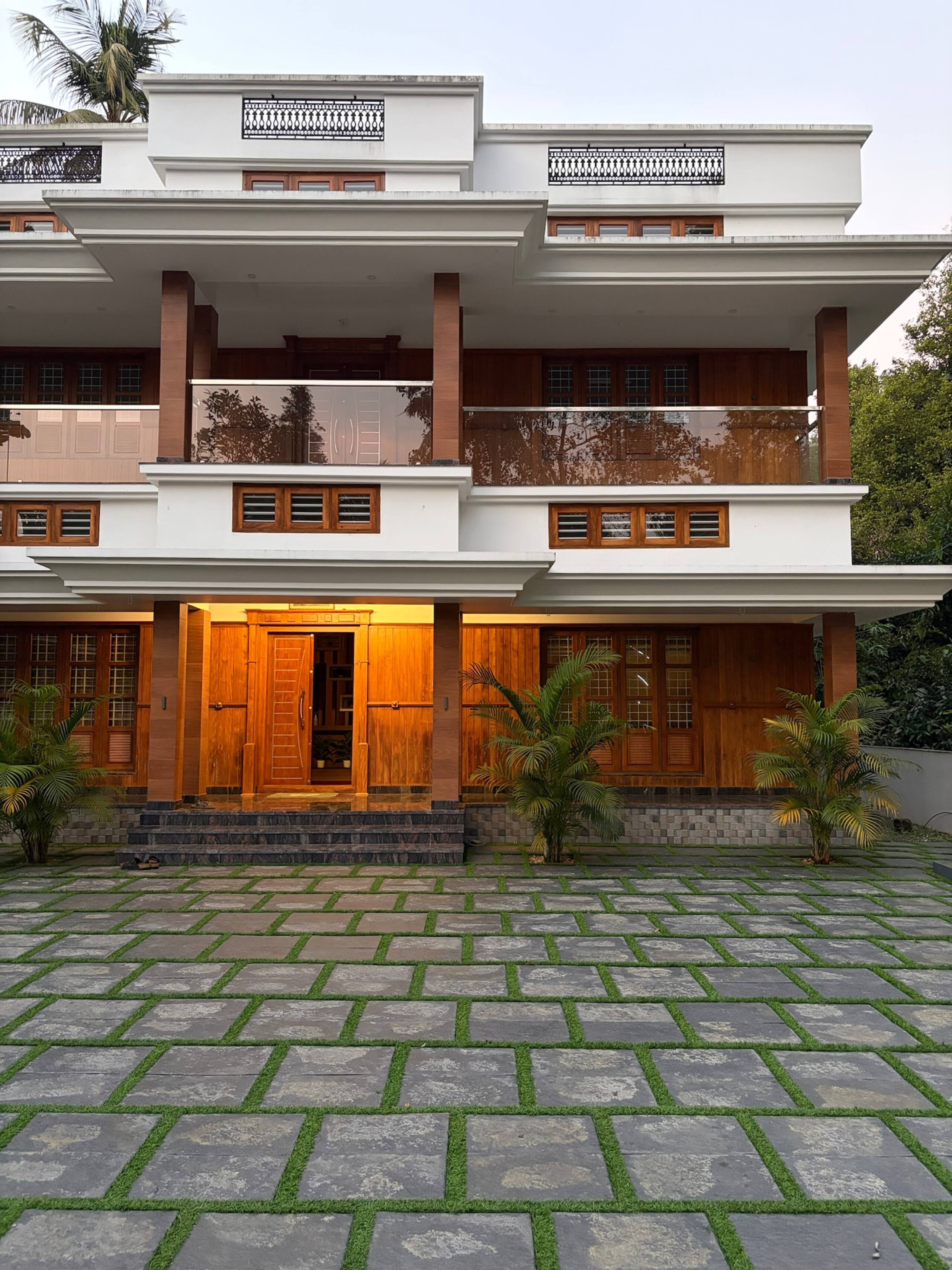 Palm Riverine: Kerala Heritage Retreat