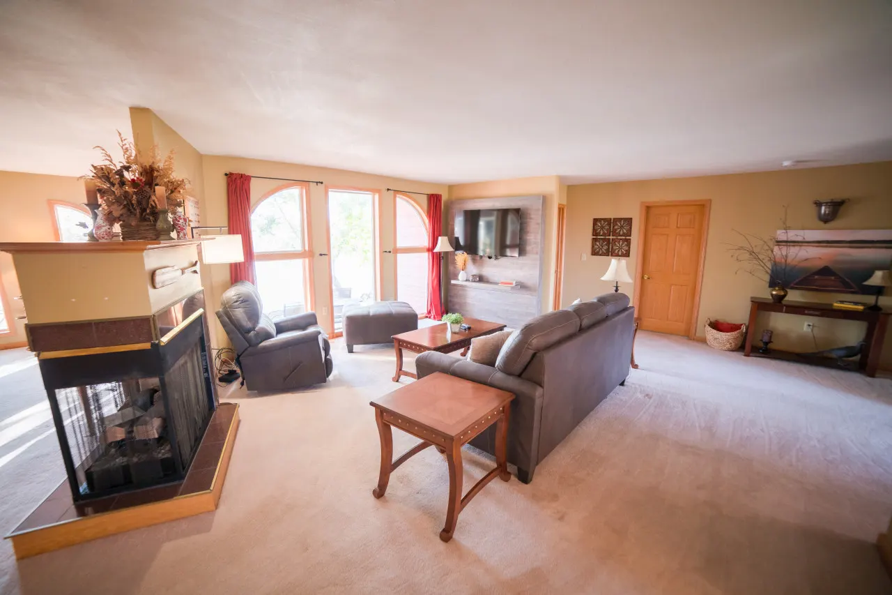 The Lakeside Haven 13