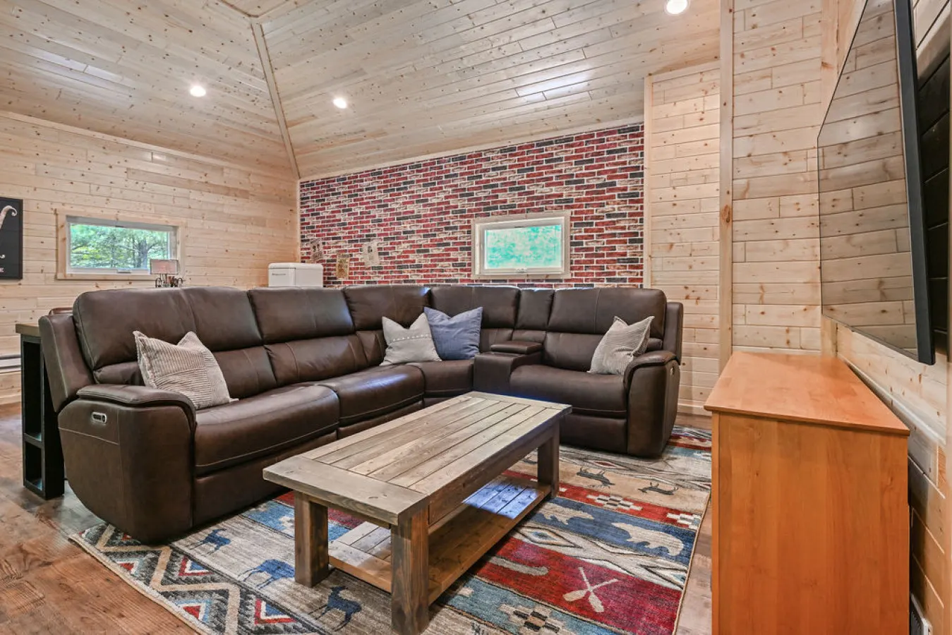 Elevated 6BR Lodge On Trail Speakeasy/Game Room 10