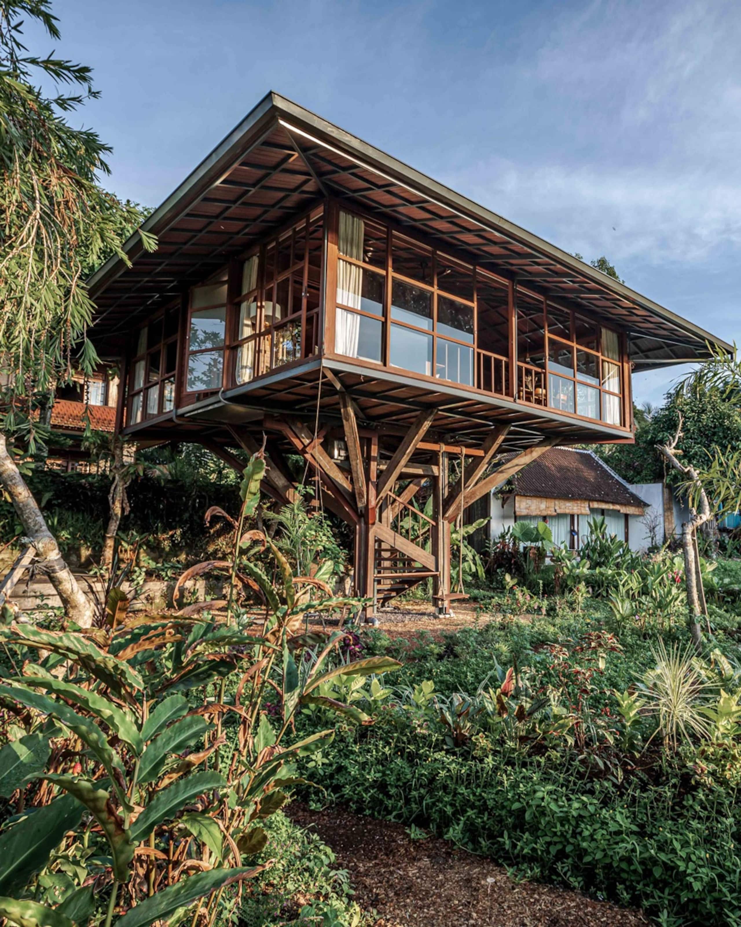 1BR Tropical Treehouse Suite - Construction Offer - Treehouses for Rent in Sayan, Bali, Indonesia